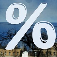 Сбербанк и ВТБ повышают ставки по ипотеке