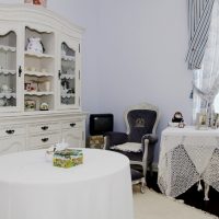 Комод: стильный предмет интерьера городской квартиры и загородного дома