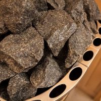 Камни для бани: полезный и правильный выбор