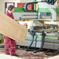 3 основных способа изготовления воска для обработки деревянных дверей