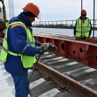 Рельсы по мосту в Крым уложены на 22 из 38 км