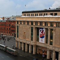 СМИ: Сбербанк хочет купить крупнейший торговый центр в Петербурге