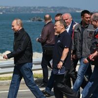 Путин проедет в поезде по Крымскому мосту