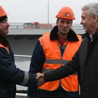 Собянин открыл движение по новому мосту через Кожуховский затон