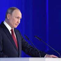 Путин поручил привести в порядок детские школы искусств