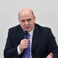 Мишустин призвал срочно решить проблемы с инфраструктурой в регионах