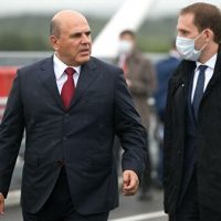 Мишустин осмотрел строительство моста через Амур между Россией и Китаем